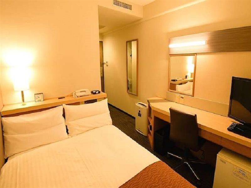 Via Inn Shin Osaka West Экстерьер фото