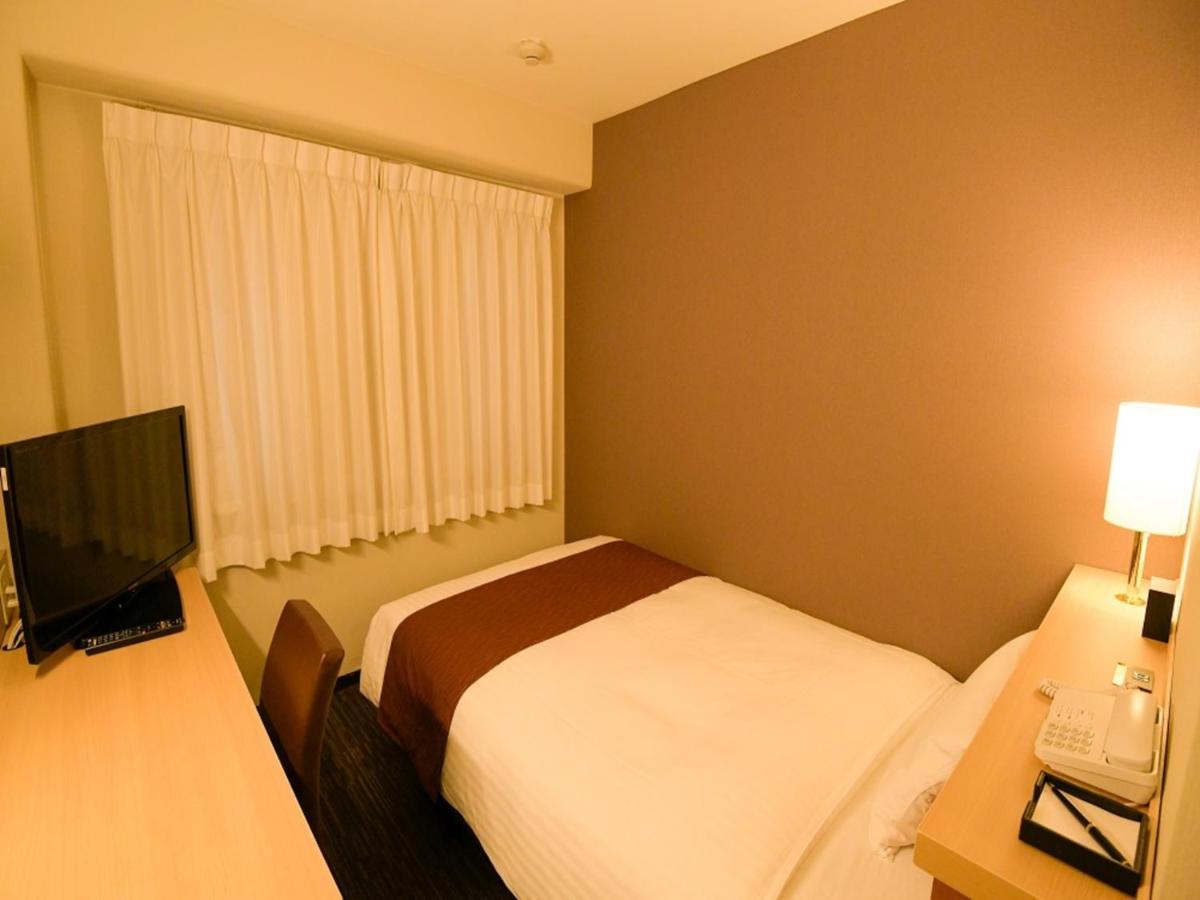 Via Inn Shin Osaka West Экстерьер фото