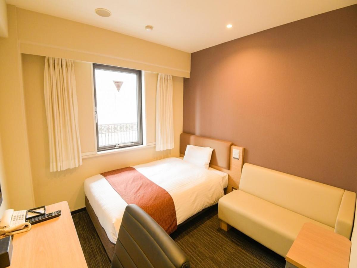 Via Inn Shin Osaka West Экстерьер фото