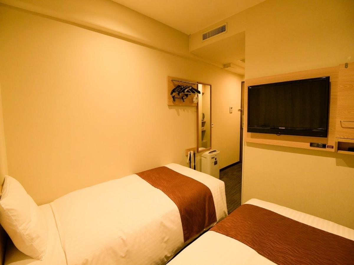 Via Inn Shin Osaka West Экстерьер фото
