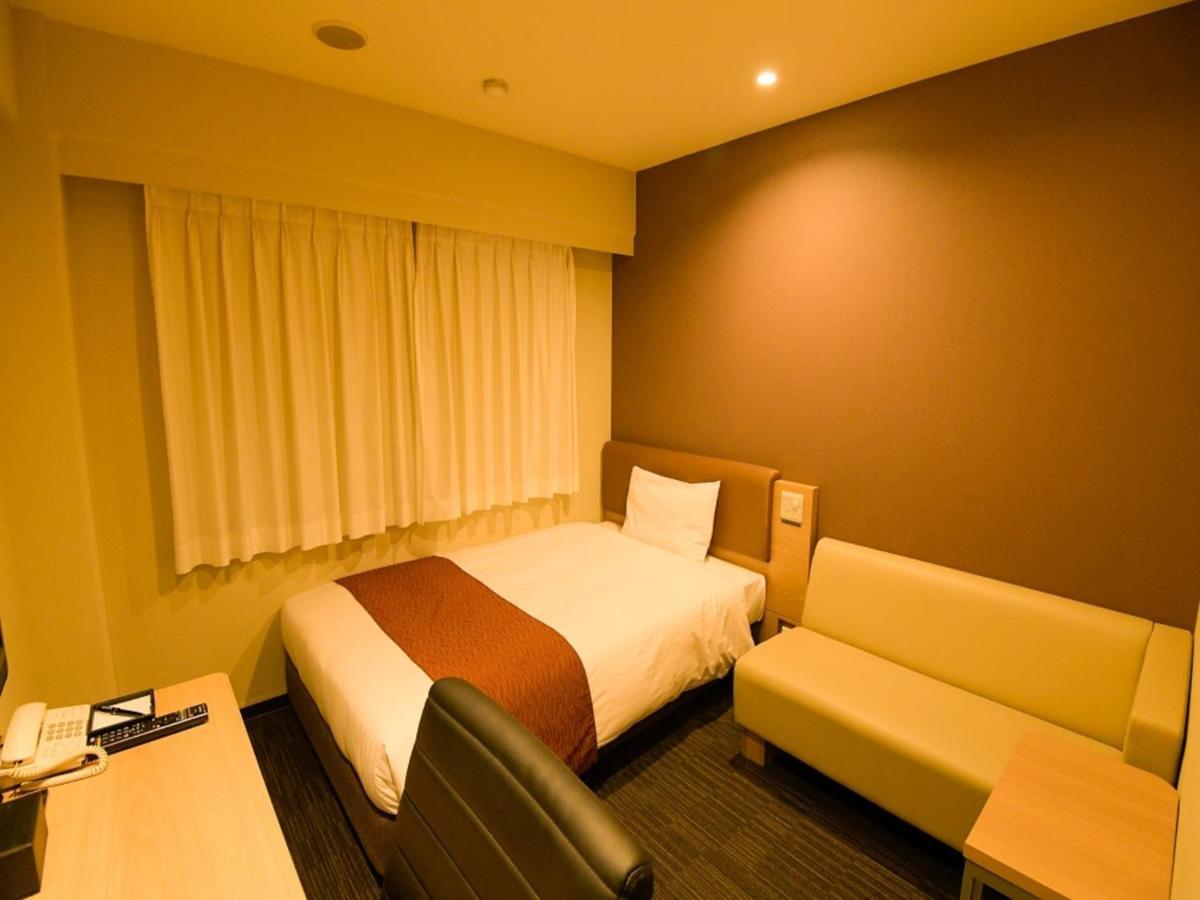 Via Inn Shin Osaka West Экстерьер фото