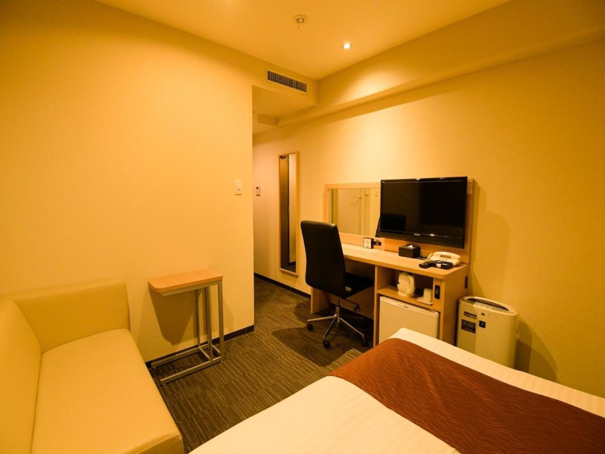 Via Inn Shin Osaka West Экстерьер фото