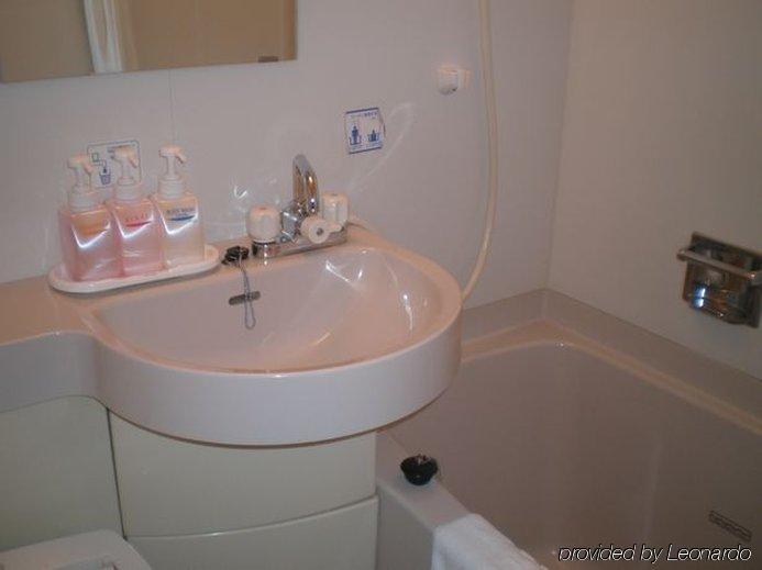 Via Inn Shin Osaka West Экстерьер фото