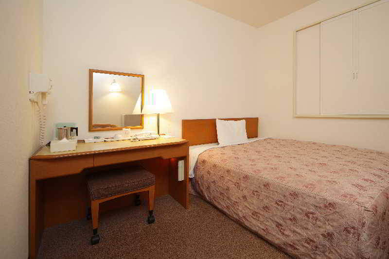 Via Inn Shin Osaka West Экстерьер фото